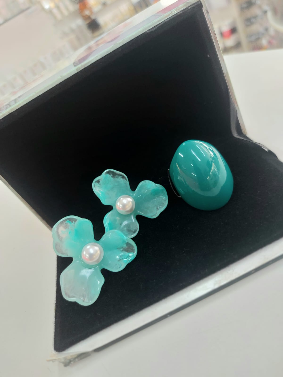Brincos e anel verde tiffany da coleção Brincos Coloridos e Anéis Bijuterias