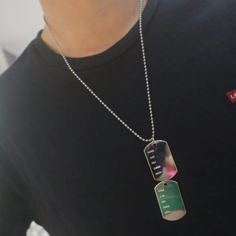 Colar placa militar duplo com fundo preto e verde