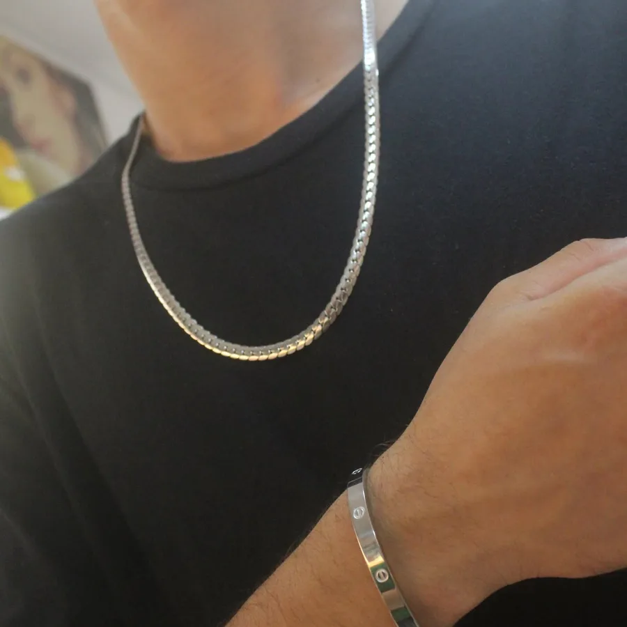 Corrente cobra prateada com pulseira rígida estilo Love