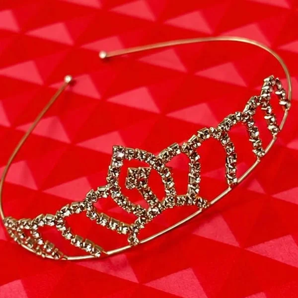 Tiara de arco com coroa de strass